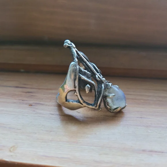 Drop Armor Moonstone Ring - Picture 4 of 7